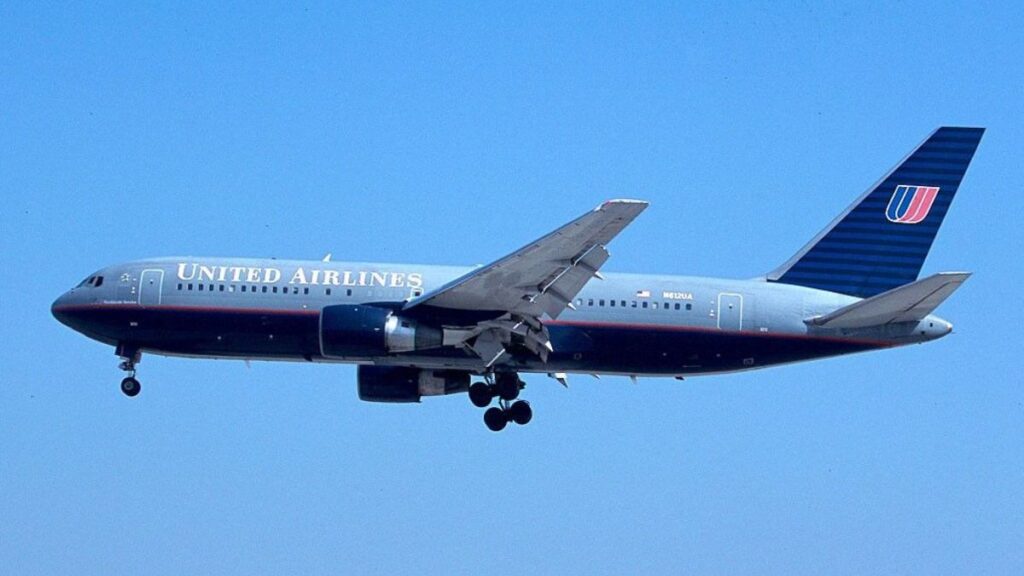 united airlines flight ua770 emergency diversion