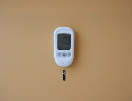 how does continuous glucose monitoring work for non-diabetics