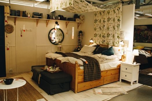 bedroom storage ideas for small bedrooms​