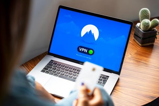 how do virtual private networks protect online privacy